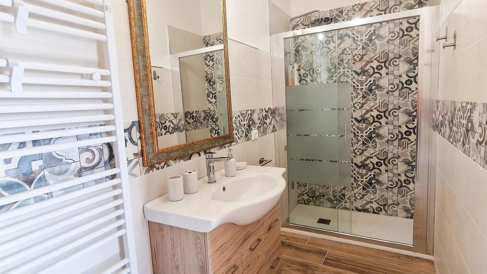 La Garitta - Villa Tra Pisa E Livorno Free Parking Ac 0*,  Italy